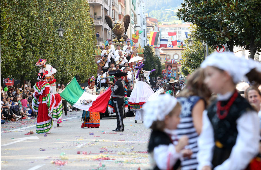 ¿Estuviste en el Desfile del Día de América en Asturias? ¡Búscate!
