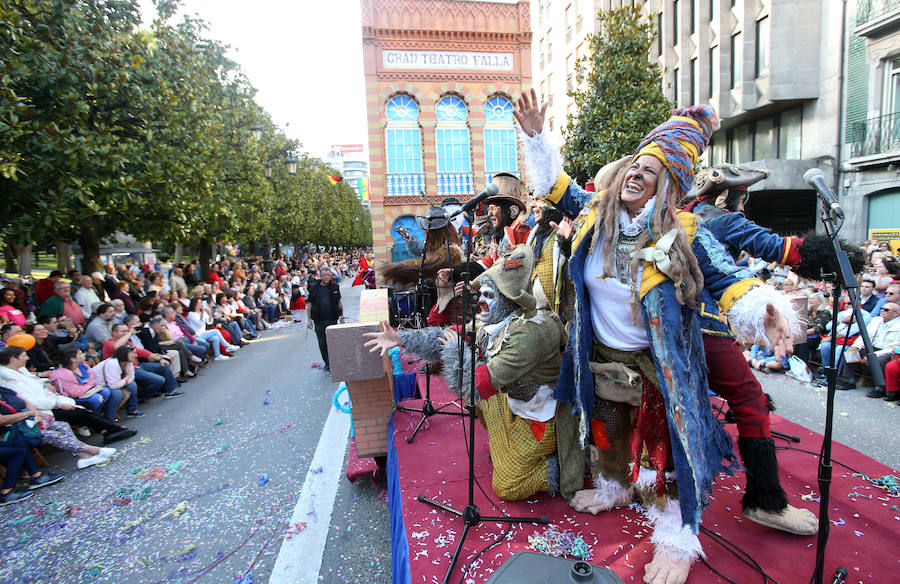 ¿Estuviste en el Desfile del Día de América en Asturias? ¡Búscate!