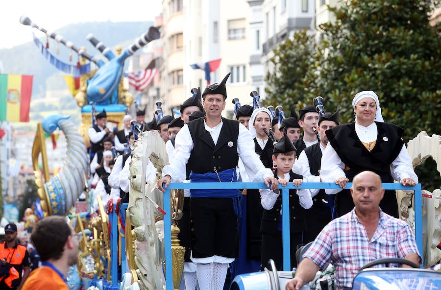 ¿Estuviste en el Desfile del Día de América en Asturias? ¡Búscate!