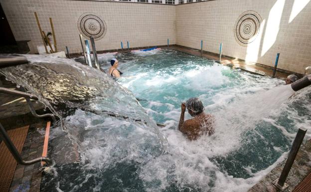 Una de las piscinas del Balneario de Liérganes.