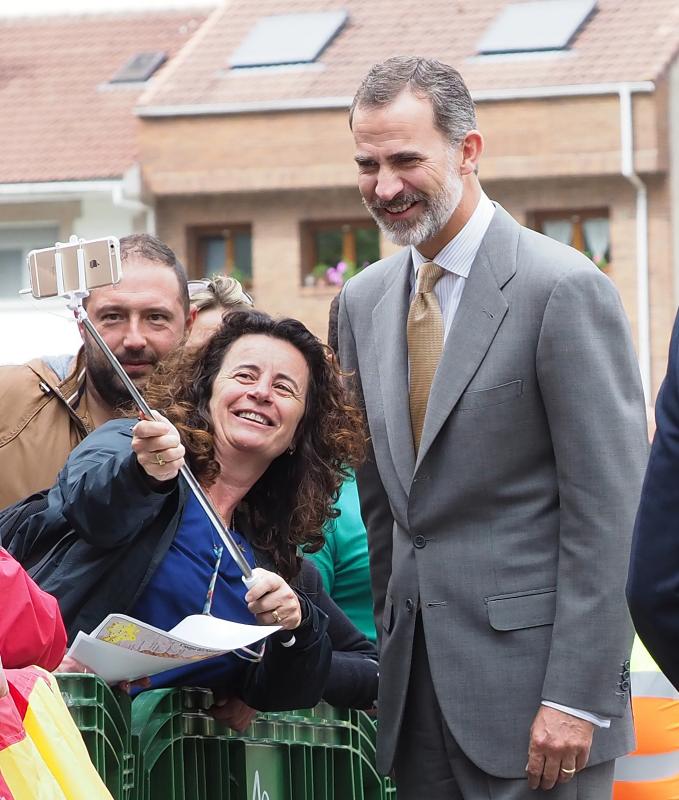 El rey Felipe VI visita la central de La Malva y Pola de Somiedo