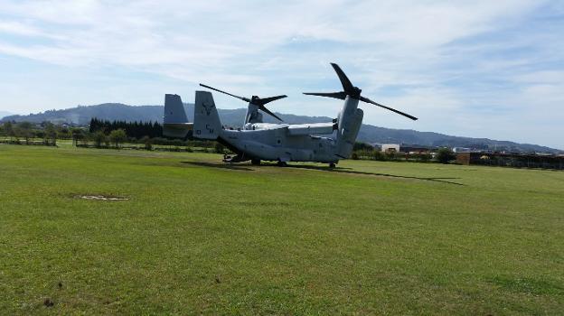 Aterrizaje de uno de los MV-22 Osprey en el aeródromo de La Morgal. 