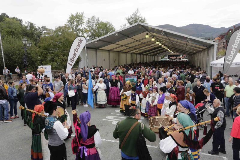 Piloña celebra su Feria de la Avellana