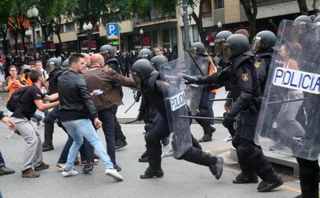 Una carga policial en Tarragona.
