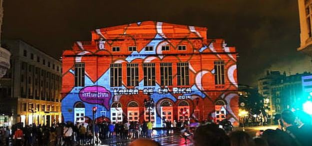 ‘Videomapping’ en el teatro Campoamor. 