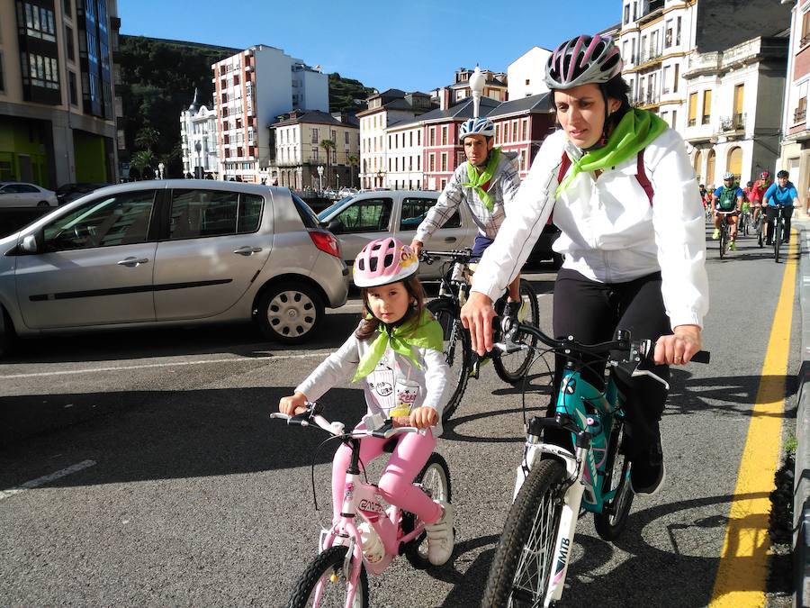 ¿Estuviste en el Día de la Bicicleta de Luarca? ¡Búscate!