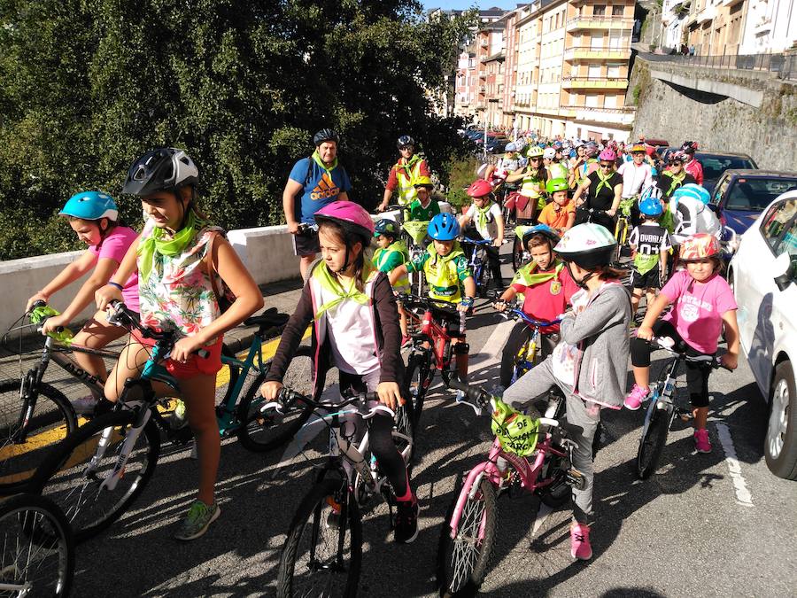 ¿Estuviste en el Día de la Bicicleta de Luarca? ¡Búscate!