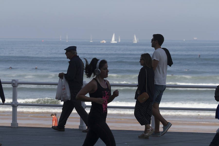 Sol y lleno total en Asturias en el puente del Pilar