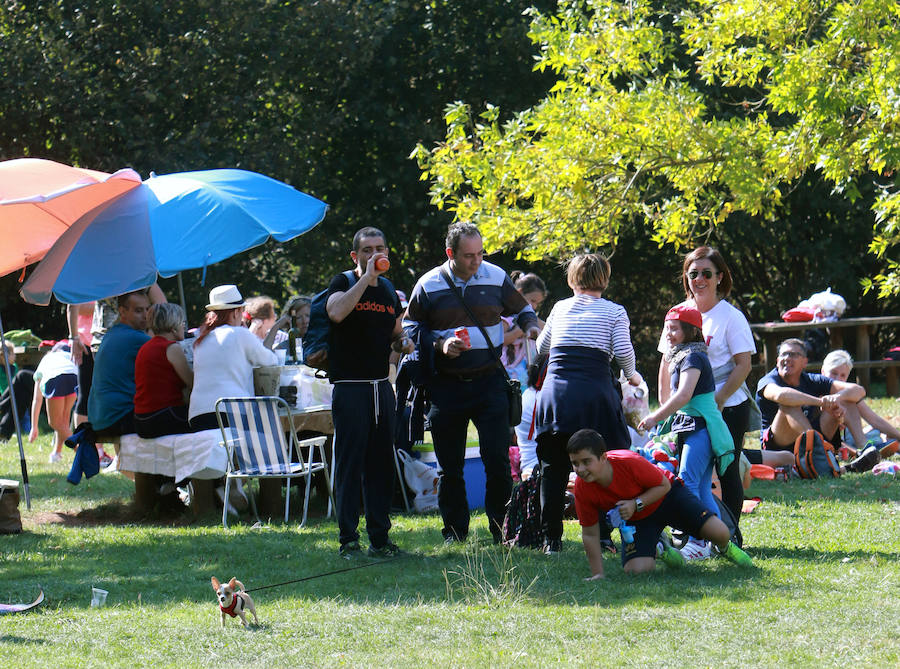 Sol y lleno total en Asturias en el puente del Pilar