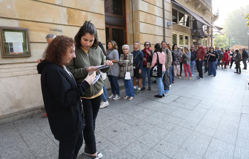 La fila de fanáticos de los músicos-humoristas argentinos agota el millar de entradas disponibles en menos de una hora