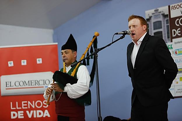 Isaac Sierra, que defenderá su corona en categoría masculina, canta en la pasada edición. 