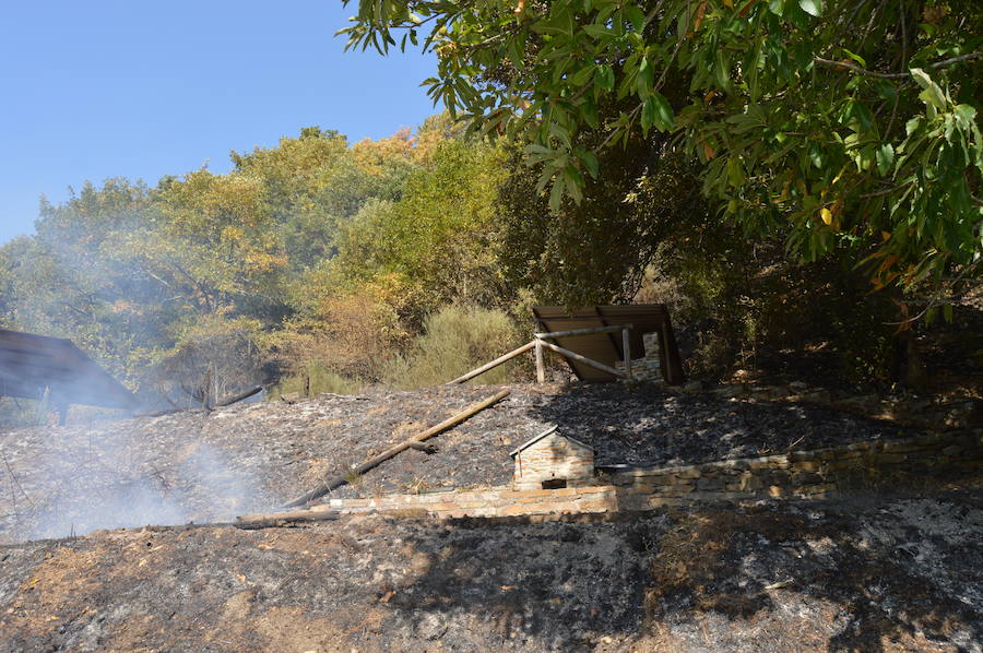 Degaña lucha contra el fuego