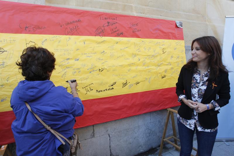 Nuevas Generaciones organiza en el centro de la ciudad un acto en defensa de la unidad de España