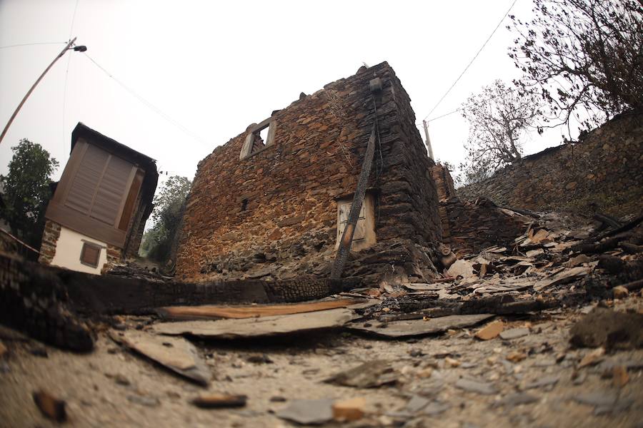 La desoladora imagen que deja el fuego en Asturias