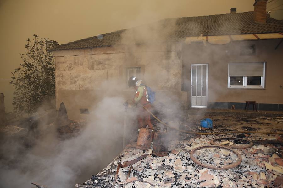 La desoladora imagen que deja el fuego en Asturias