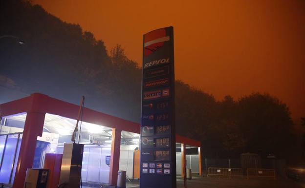 Asturias despierta cubierta de humo