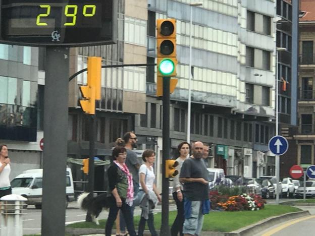 Termómetro en Gijón, a primera hora de la tarde. 