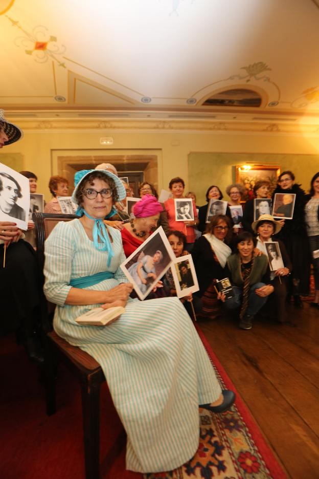 Un momento de la lectura en el NH Palacio de Avilés. 