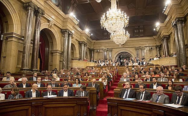 El Constitucional anula la Ley del 1-O por su «daño irreparable» a los ciudadanos