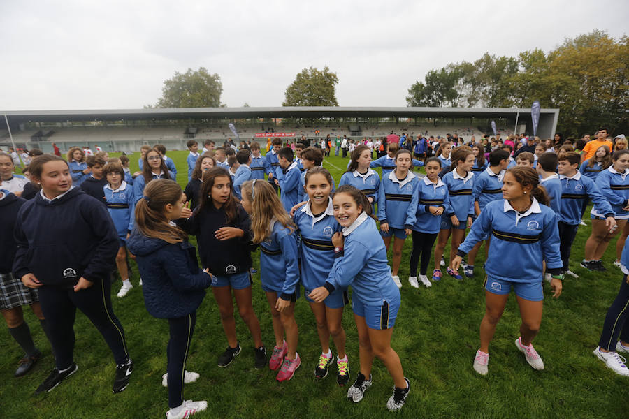 800 niños entrenan con los All Blacks en Gijón