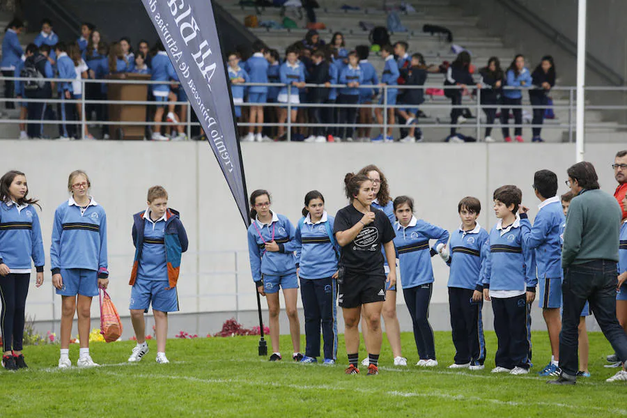 800 niños entrenan con los All Blacks en Gijón