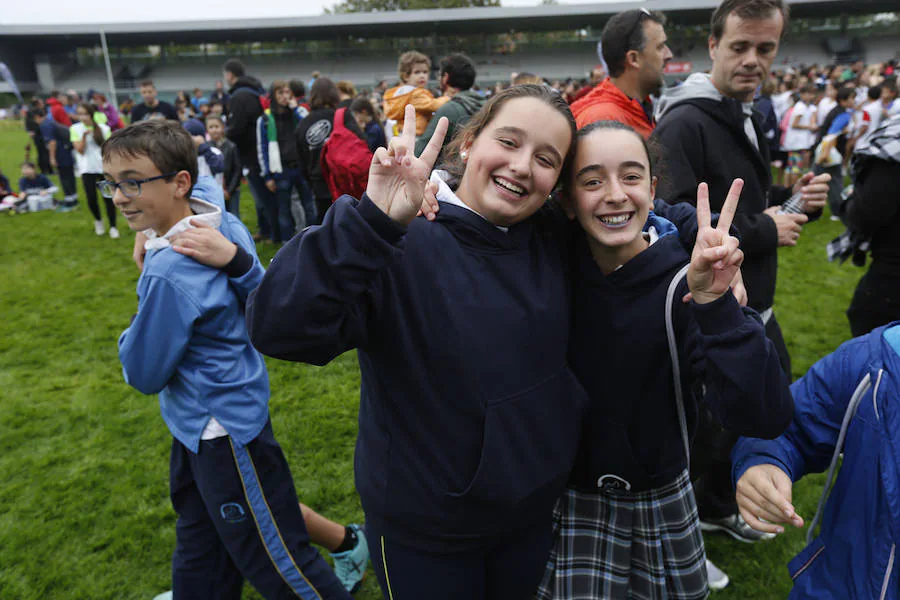 800 niños entrenan con los All Blacks en Gijón