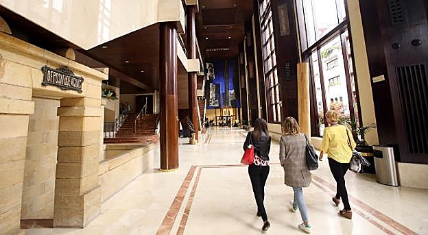 Un pasillo del Auditorio Príncipe Felipe. 