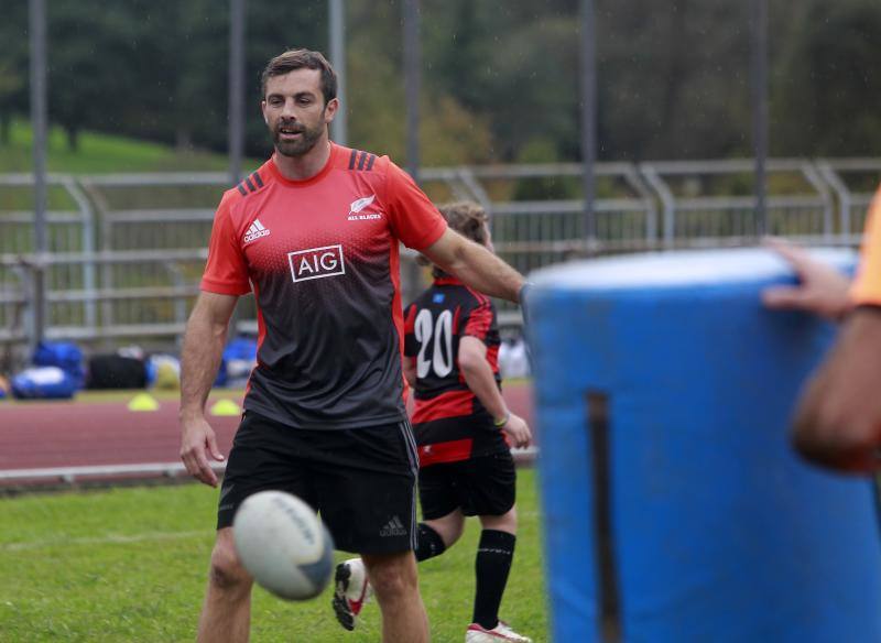 Los jugadores de rugby asturianos, a las órdenes de los All Blacks