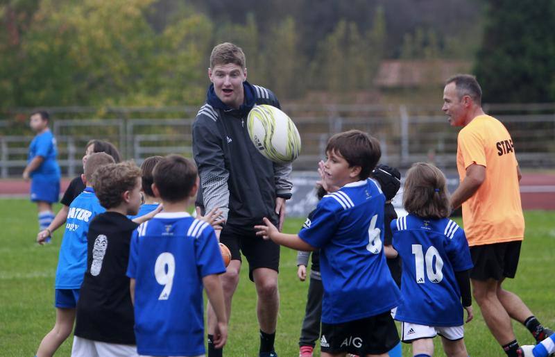 Los jugadores de rugby asturianos, a las órdenes de los All Blacks