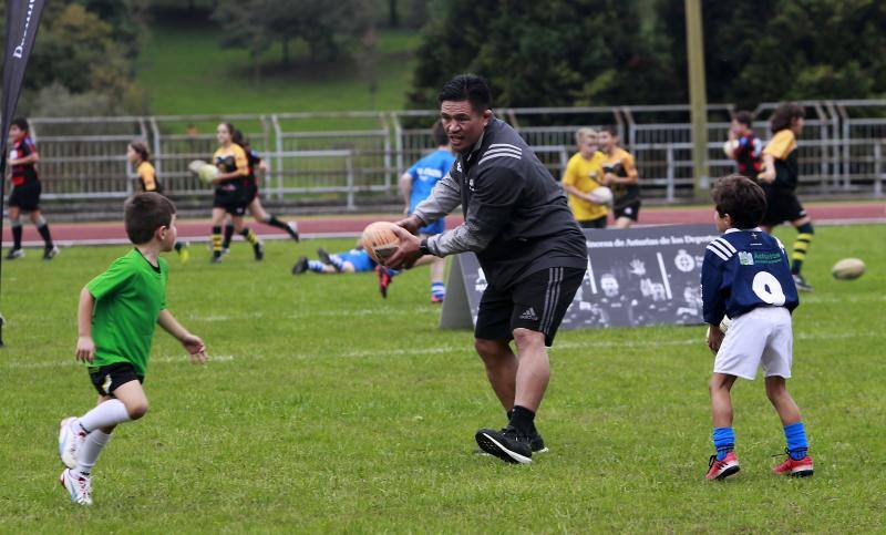 Los jugadores de rugby asturianos, a las órdenes de los All Blacks