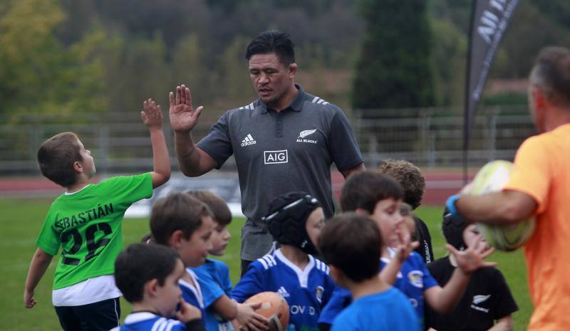 Los jugadores de rugby asturianos, a las órdenes de los All Blacks