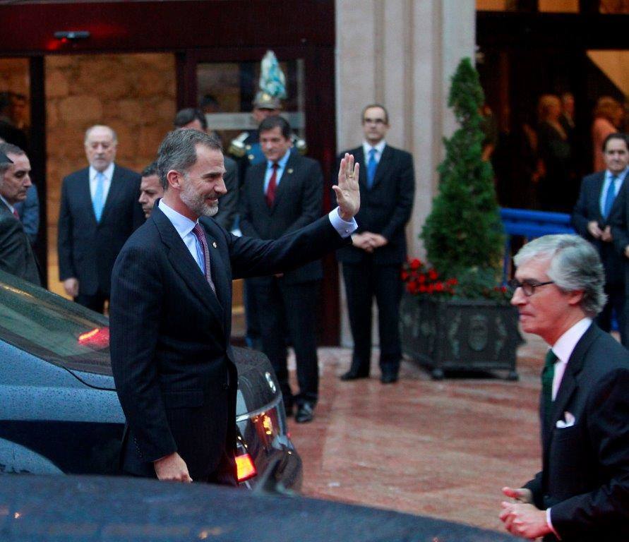 Los Reyes a su llegada al Auditorio Príncipe Felipe de Oviedo