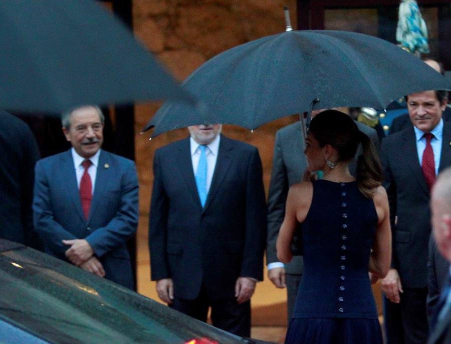 Los Reyes a su llegada al Auditorio Príncipe Felipe de Oviedo