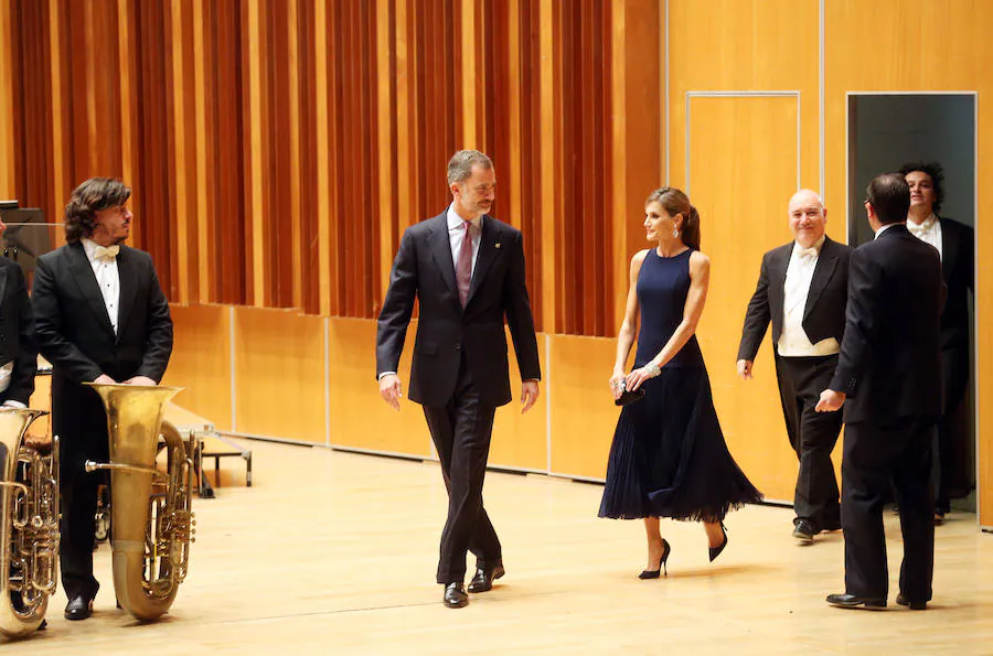 Los Reyes asisten al concierto de la OSPA en el Auditorio de Oviedo