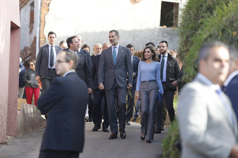 Los Reyes entregan a Poreñu el premio al Pueblo Ejemplar de Asturias 2017