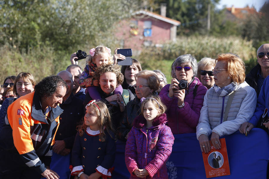 Los Reyes entregan a Poreñu el premio al Pueblo Ejemplar de Asturias 2017