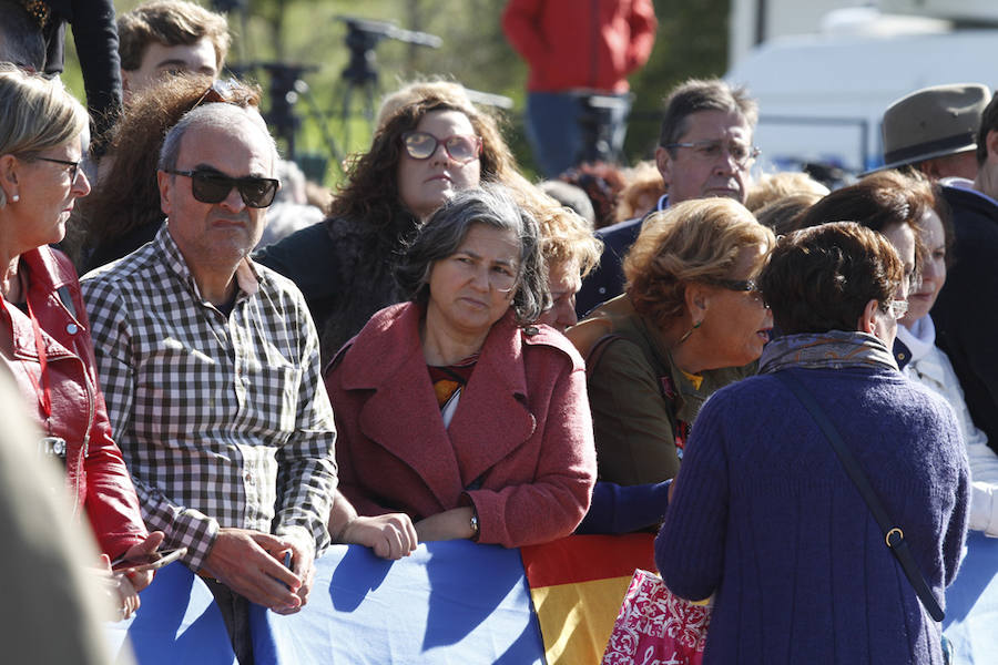 Los Reyes entregan a Poreñu el premio al Pueblo Ejemplar de Asturias 2017
