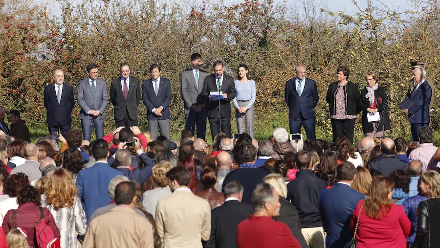 Los Reyes entregan a Poreñu el premio al Pueblo Ejemplar de Asturias 2017
