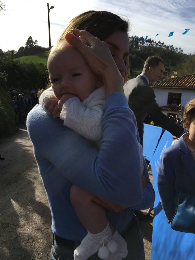 Se trata del hermano del pequeño Liam, el niño que ha seguido a los reyes desde 2013 a todas las entregas del Premio Princesa de Asturias al pueblo ejemplar 