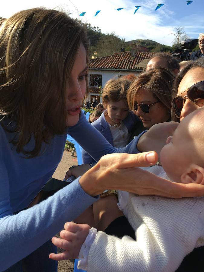 Se trata del hermano del pequeño Liam, el niño que ha seguido a los reyes desde 2013 a todas las entregas del Premio Princesa de Asturias al pueblo ejemplar 