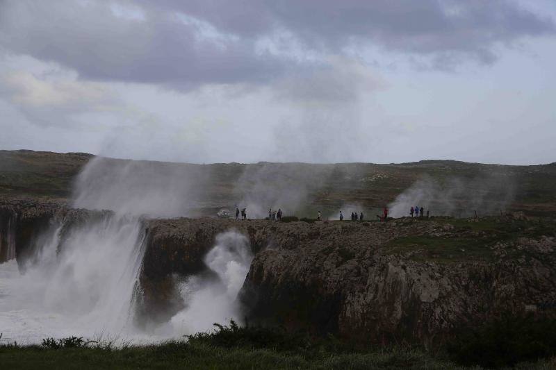 El impactante espectáculo de los bufones de Pría