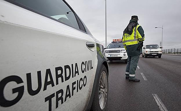 La DGT aumenta la vigilancia en las vías secundarias asturianas