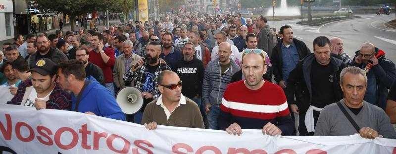 Los trabajadores de Duro se manifiestan en Gijón