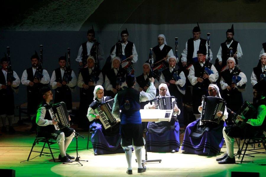 La Real Banda de Gaitas Ciudad de Oviedo celebra su 25 aniversario en el Auditorio