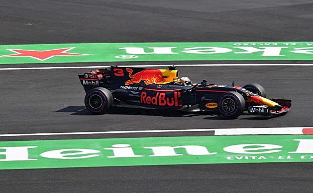 El Red Bull de Daniel Ricciardo, durante la jornada de entrenamientos libres en 