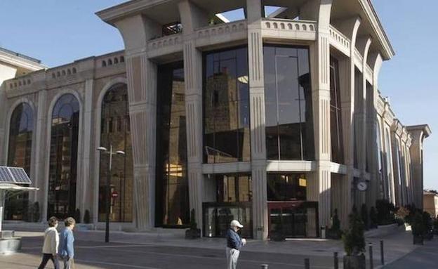 Las reparaciones de la cubierta plana del Auditorio de Oviedo costarán 28.492 euros 