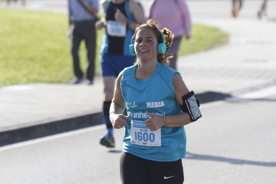 El luarqués estableció un nuevo récord de la prueba, en la que Verónica Pérez logró el triunfo en categoría femenina en su vuelta a la competición