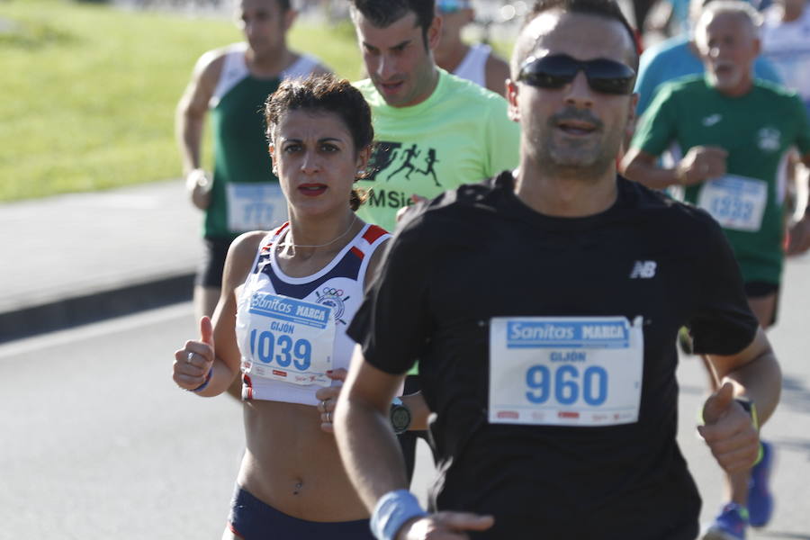 El luarqués estableció un nuevo récord de la prueba, en la que Verónica Pérez logró el triunfo en categoría femenina en su vuelta a la competición