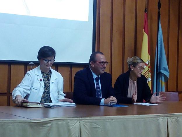Sonia Álvarez, Antonio Molejón y Susana Santamarina. :: D. S. FUENTE