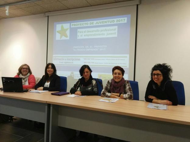 Enedina Mallada, Feli López, Almudena Cueto, Cecilia Pérez y Ana Vega . :: E. C.